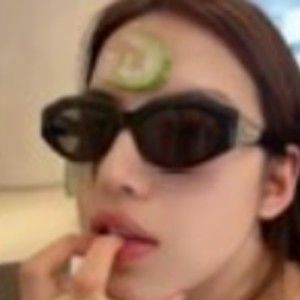 Meet your Posher, Cam